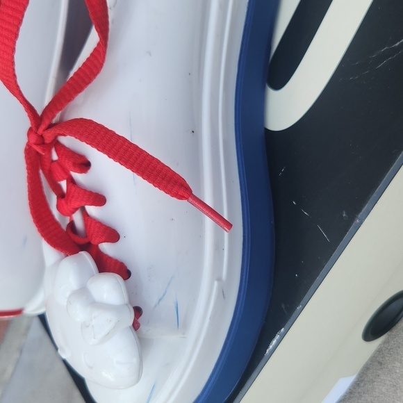 Mini Melissa hello kitty shoes👟 - Picture 7 of 7